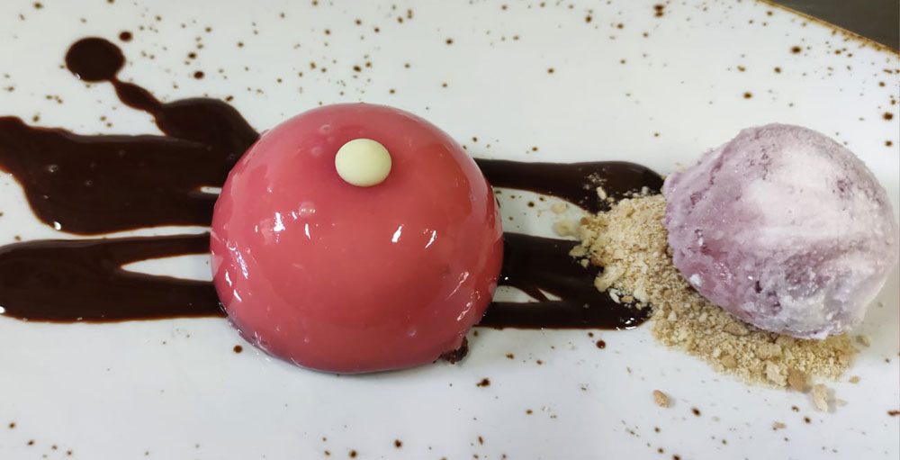 Cheesecake-de-chocolate-blanco-y-jalea-de-frambuesa